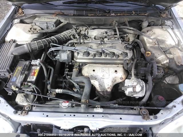 1HGCG554XYA105265 - 2000 HONDA ACCORD LX SILVER photo 10