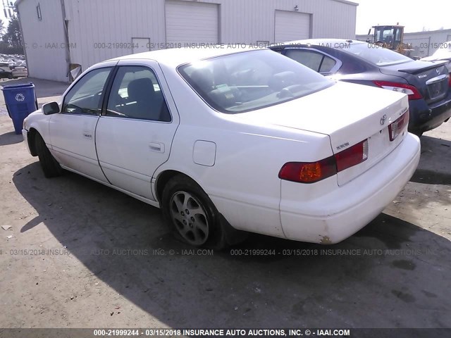 JT2BF22K510325058 - 2001 TOYOTA CAMRY CE/LE/XLE WHITE photo 3