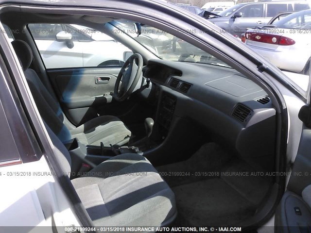 JT2BF22K510325058 - 2001 TOYOTA CAMRY CE/LE/XLE 白色 照片 5