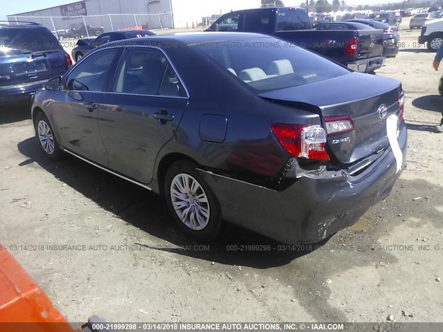 4T1BF1FK2CU003660 - 2012 TOYOTA CAMRY SE/LE/XLE GRAY photo 3