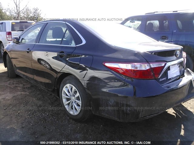 4T1BF1FK7HU671851 - 2017 TOYOTA CAMRY LE/XLE/SE/XSE BLACK photo 3
