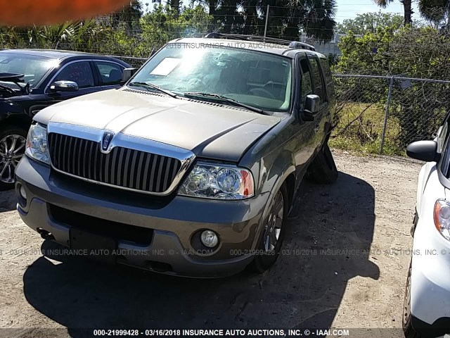 5LMFU27R44LJ26244 - 2004 LINCOLN NAVIGATOR GRAY photo 2
