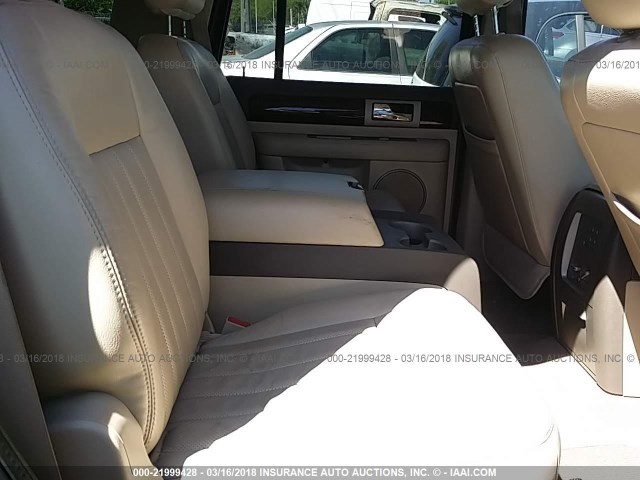 5LMFU27R44LJ26244 - 2004 LINCOLN NAVIGATOR GRAY photo 8