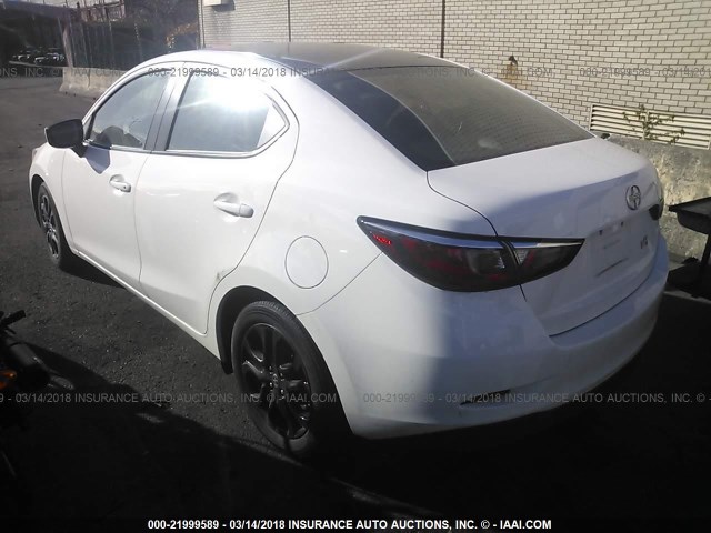 3MYDLBZV8GY117331 - 2016 TOYOTA SCION IA WHITE photo 3