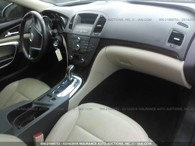 W04GS5EC2B1134993 - 2011 BUICK REGAL CXL WHITE photo 5