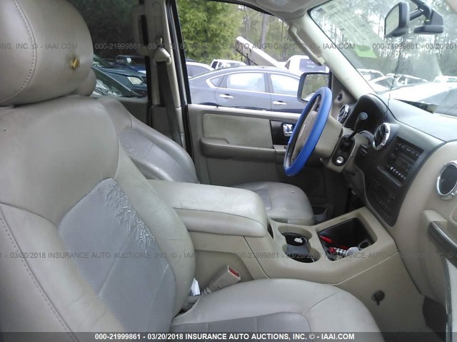 1FMPU19566LA47320 - 2006 FORD EXPEDITION LIMITED WHITE photo 5