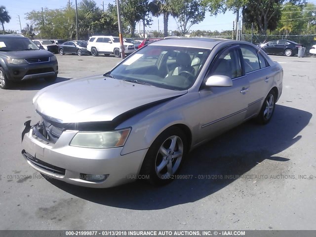 5NPEU46F77H197355 - 2007 HYUNDAI SONATA SE/LIMITED GOLD photo 2