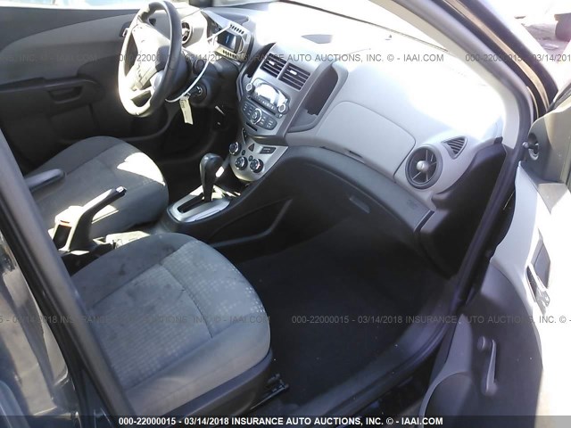 1G1JA5SH8C4116182 - 2012 CHEVROLET SONIC LS 黑色 照片 5