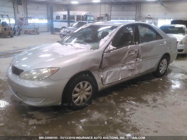 4T1BE32K95U419860 - 2005 TOYOTA CAMRY LE/XLE/SE SILVER photo 2