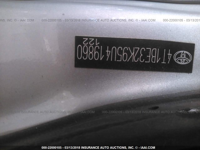 4T1BE32K95U419860 - 2005 TOYOTA CAMRY LE/XLE/SE SILVER photo 9