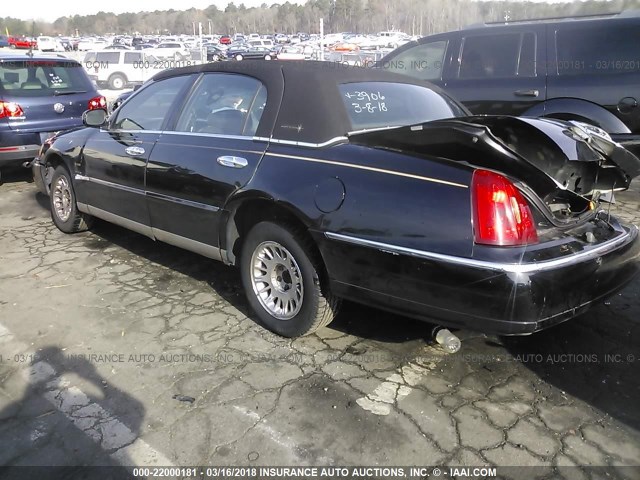 1LNHM81W7YY843906 - 2000 LINCOLN TOWN CAR EXECUTIVE BLACK photo 3