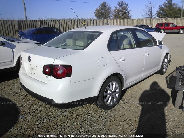 3VWRZ7AJ5AM161193 - 2010 VOLKSWAGEN JETTA SE/SEL WHITE photo 4