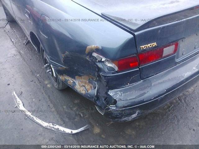 JT2BF22K3V0015058 - 1997 TOYOTA CAMRY LE/XLE Grün Foto 6