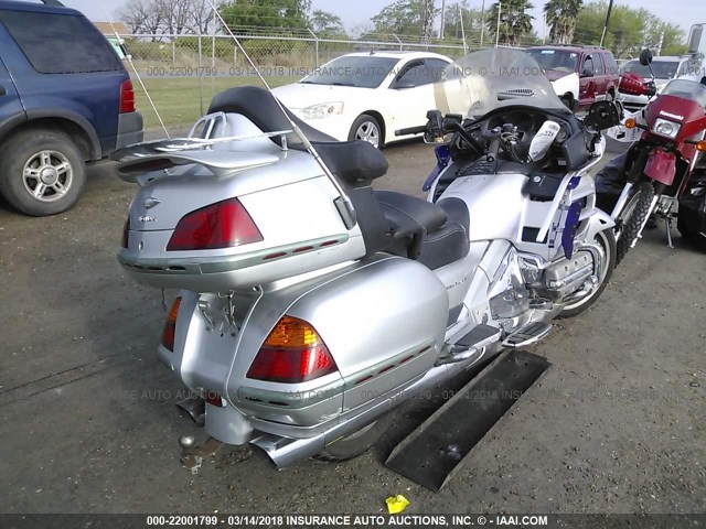 1HFSC470X5A413645 - 2005 HONDA GL1800 SILVER photo 4