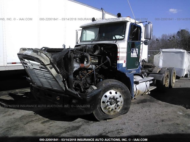 1FUYDZYB1PH472021 - 1993 FREIGHTLINER FLD FLD120 WHITE photo 2