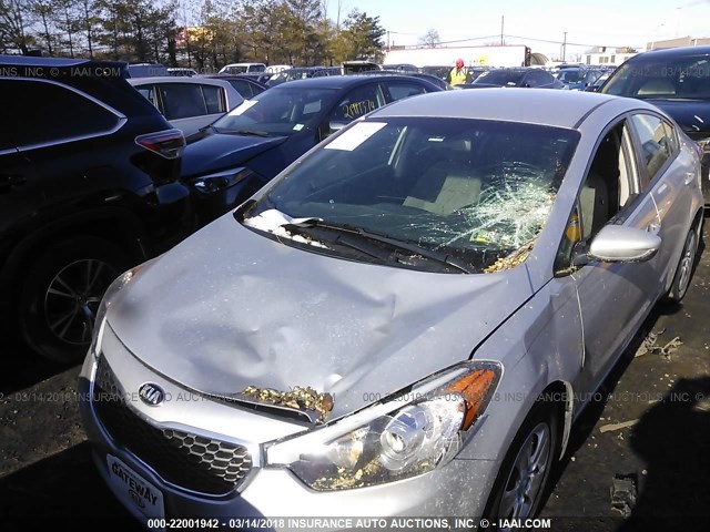 KNAFK4A61G5542703 - 2016 KIA FORTE LX SILVER photo 6