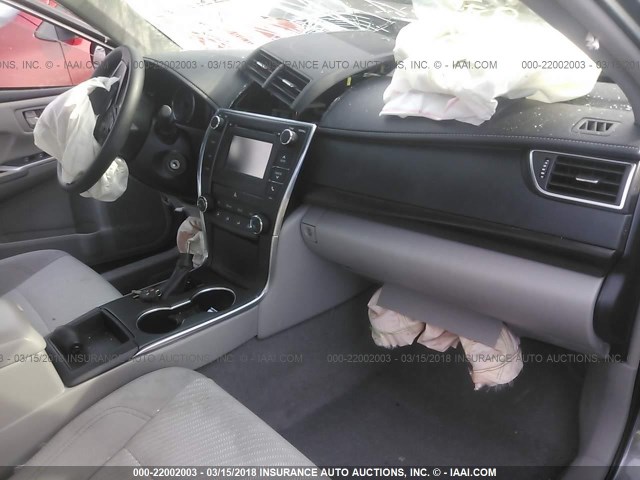 4T1BF1FK2HU800630 - 2017 TOYOTA CAMRY LE/XLE/SE/XSE BLACK photo 5