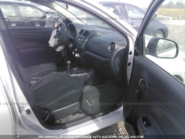 3N1CN7AP8EL830242 - 2014 NISSAN VERSA S/S PLUS/SV/SL SILVER photo 5