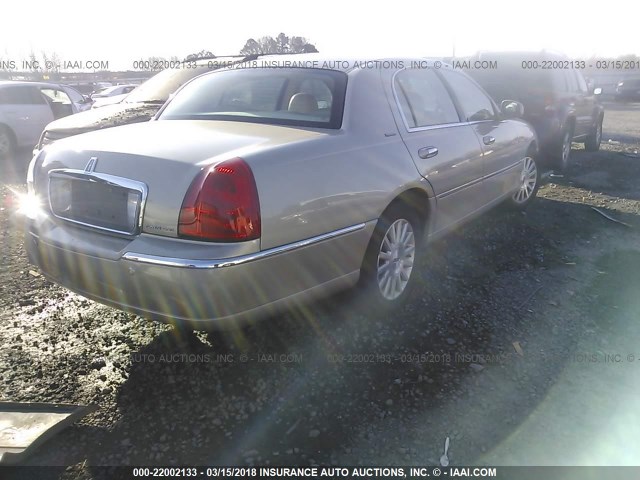 1LNHM81W74Y621330 - 2004 LINCOLN TOWN CAR EXECUTIVE/SIGNATURE Dorado foto 4