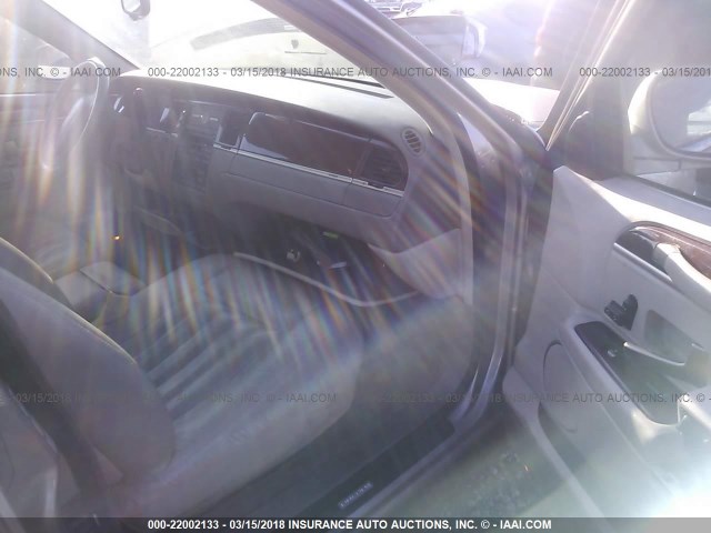 1LNHM81W74Y621330 - 2004 LINCOLN TOWN CAR EXECUTIVE/SIGNATURE Dorado foto 5