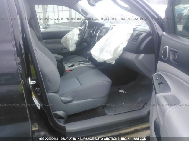 5TFLU4EN0DX067840 - 2013 TOYOTA TACOMA DOUBLE CAB შავი ფოტო 5