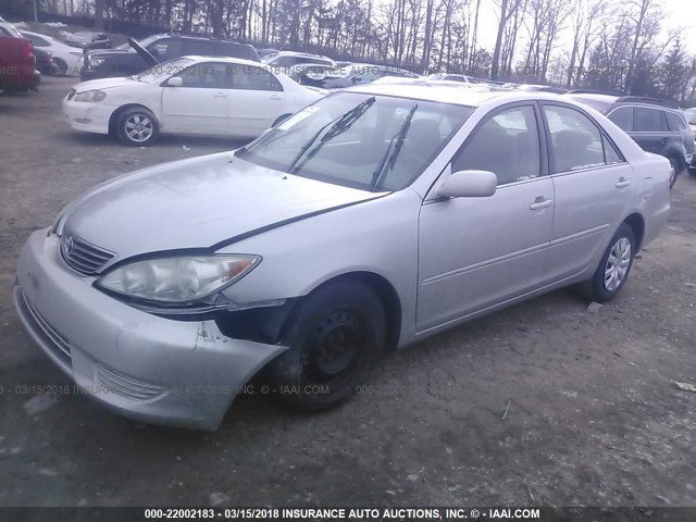 4T1BE30K25U101551 - 2005 TOYOTA CAMRY LE/XLE/SE SILVER photo 2
