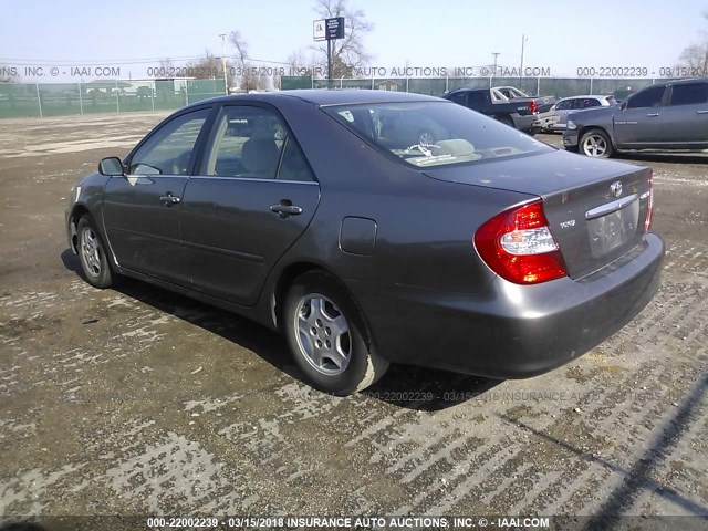 4T1BE32K52U513813 - 2002 TOYOTA CAMRY LE/XLE/SE ნაცრისფერი ფოტო 3