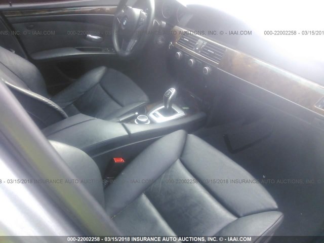 WBANW13538CZ79036 - 2008 BMW 535 I 灰色 照片 5