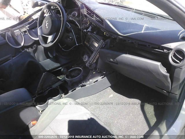 JTKJF5C75D3062516 - 2013 TOYOTA SCION TC 白色 照片 5