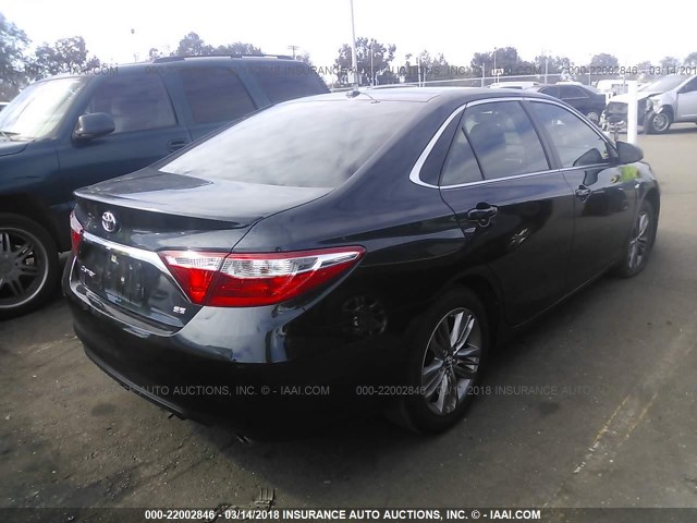 4T1BF1FK4GU231813 - 2016 TOYOTA CAMRY LE/XLE/SE/XSE Gris photo 4