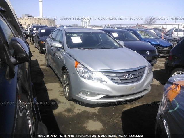 5NPEC4AB4DH753818 - 2013 HYUNDAI SONATA SE/LIMITED SILVER photo 1