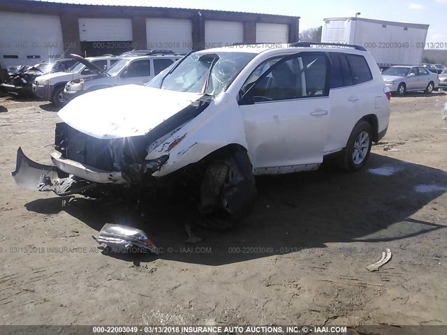 5TDZK3EH7DS093684 - 2013 TOYOTA HIGHLANDER PLUS/SE WHITE photo 2