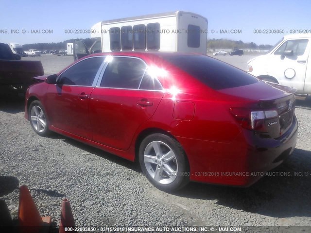 4T1BF1FKXEU780073 - 2014 TOYOTA CAMRY L/SE/LE/XLE RED photo 3