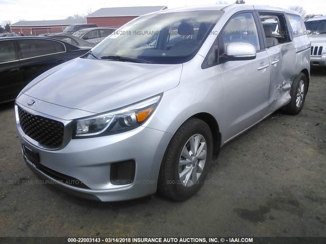 KNDMA5C1XG6150334 - 2016 KIA SEDONA L SILVER photo 2