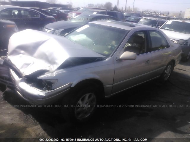 4T1BF22K3XU080216 - 1999 TOYOTA CAMRY LE/XLE GOLD photo 2
