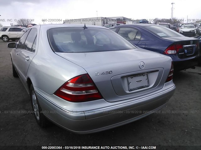 WDBNG70J72A260538 - 2002 MERCEDES-BENZ S 430 SILVER photo 3