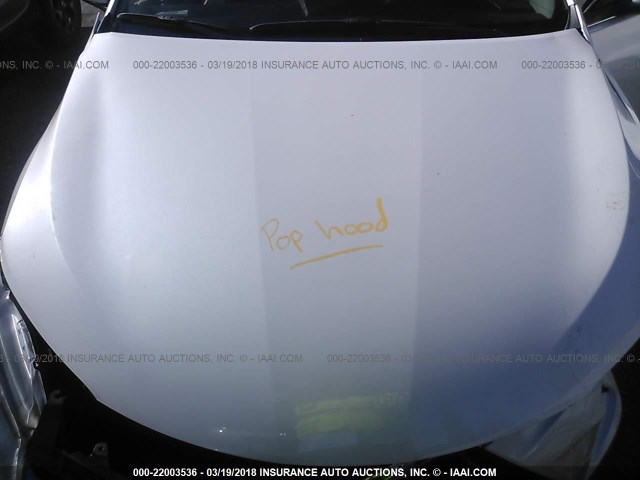 4T1BF1FK8HU442319 - 2017 TOYOTA CAMRY LE/XLE/SE/XSE WHITE photo 10