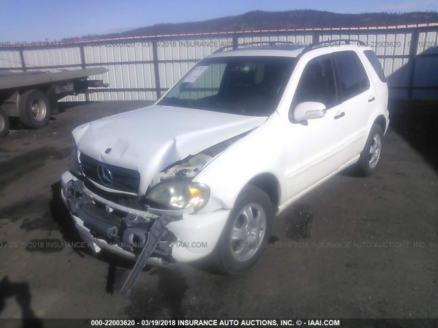 4JGAB54E43A393805 - 2003 MERCEDES-BENZ ML 320 WHITE photo 2