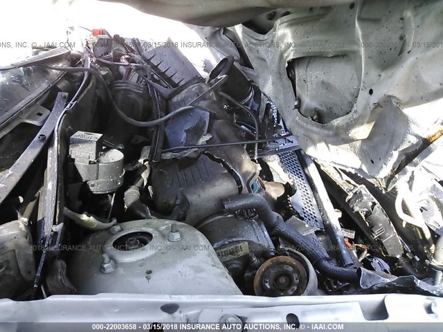 1FAFP33P73W310721 - 2003 FORD FOCUS LX SILVER photo 10