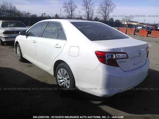 4T4BF1FK3DR308592 - 2013 TOYOTA CAMRY L/SE/LE/XLE 白色 照片 3