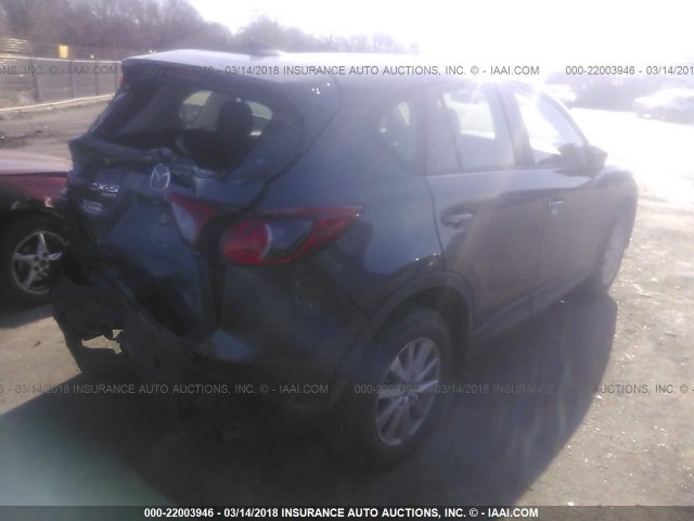 JM3KE4BYXG0747921 - 2016 MAZDA CX-5 SPORT GRAY photo 4