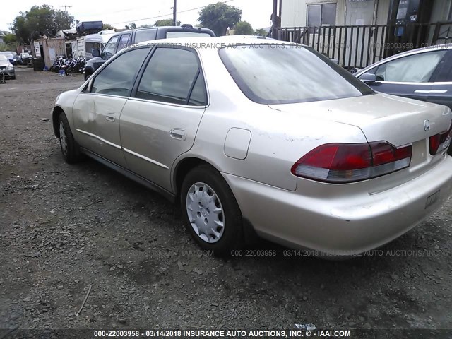 JHMCG56422C020671 - 2002 HONDA ACCORD LX GOLD photo 3