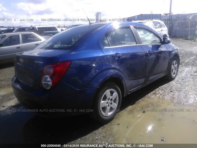1G1JB5SG0D4145388 - 2013 CHEVROLET SONIC LS ლურჯი ფოტო 4