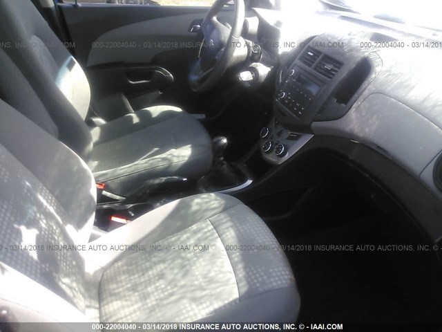 1G1JB5SG0D4145388 - 2013 CHEVROLET SONIC LS ლურჯი ფოტო 5