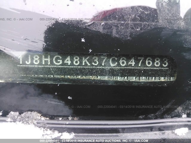 1J8HG48K37C647683 - 2007 JEEP COMMANDER BLACK photo 9