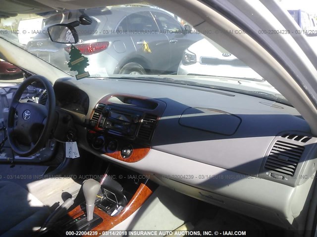 4T1BE32K43U749144 - 2003 TOYOTA CAMRY LE/XLE/SE ვერცხლისფერი ფოტო 5