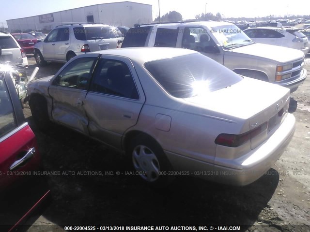 JT2BF22K5W0113364 - 1998 TOYOTA CAMRY CE/LE/XLE GOLD photo 3