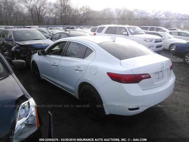 19VDE1F37EE000627 - 2014 ACURA ILX 20 WHITE photo 3