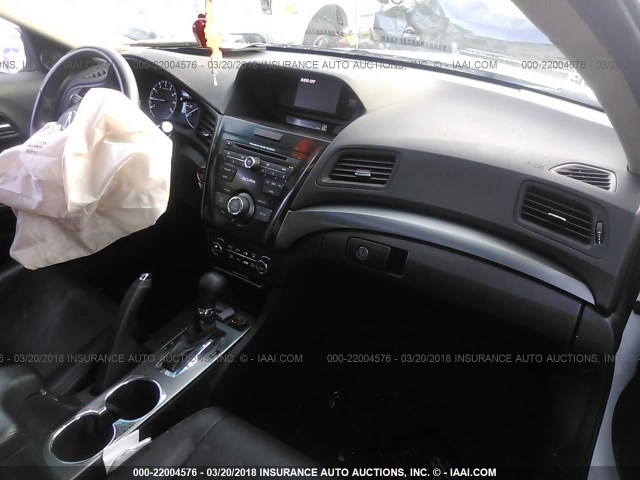 19VDE1F37EE000627 - 2014 ACURA ILX 20 WHITE photo 5