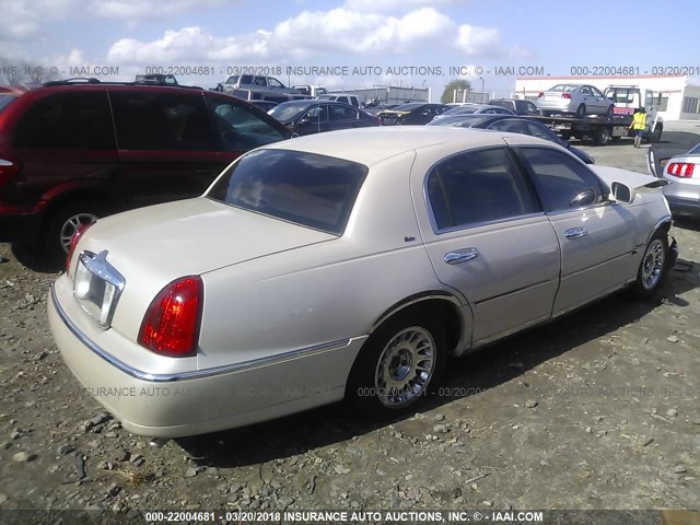 1LNHM83W7XY689614 - 1999 LINCOLN TOWN CAR CARTIER BEIGE photo 4